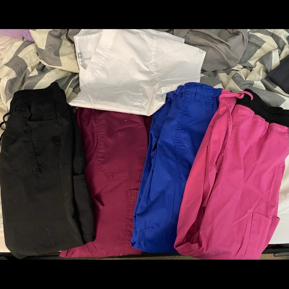 Scrub set bundle - Picture 2 of 11